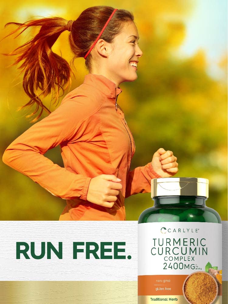 Raíz de cúrcuma fresca junto a cápsulas Carlyle para sabor natural.