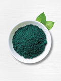 Primer plano del polvo azul-verde Carlyle para bienestar diario