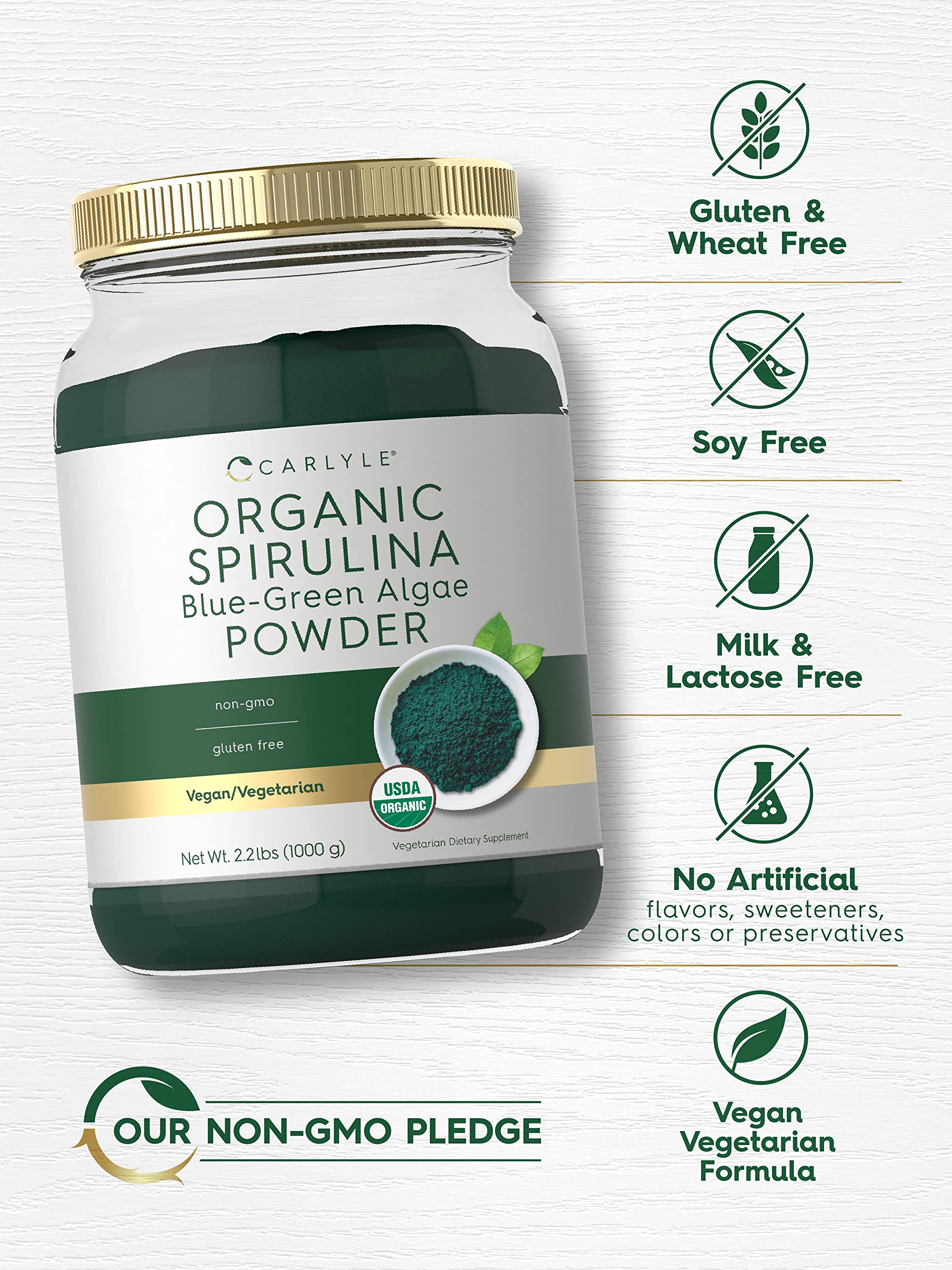 Taza con bebida de spirulina para empezar el día