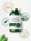 Tabletas Carlyle chlorella-spirulina en manos, opción conveniente para llevar