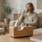 Base de madera artesanal CHEZARTEMIS aporta elegancia cálida y duradera.