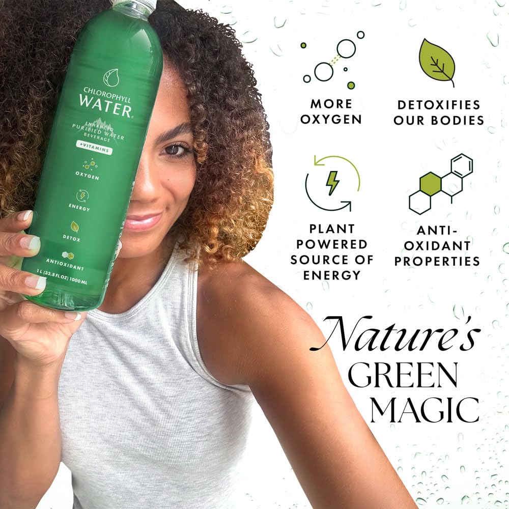 Chlorophyll Water: vertido en vaso con sabor limón y menta refrescante.