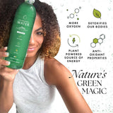 Chlorophyll Water: vertido en vaso con sabor limón y menta refrescante.