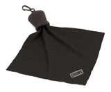 Chums Pouch Microfiber se saca para limpiar lentes y pantallas al instante