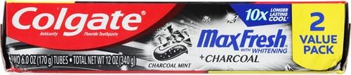 Colgate Max Fresh Charcoal Mint, embalaje fácil de identificar en la escena