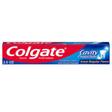 Cepillado diario con Colgate Protección Caries, mantiene dientes limpios y frescos.