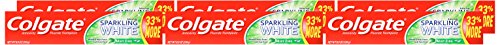 Ritual diario de cepillado con Colgate Sparkling White para una sonrisa más brillante.