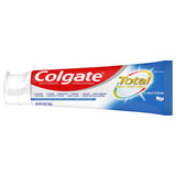 Colgate Total Whitening, producto en estante, ideal para rutina de cuidado bucal.
