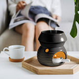 Ambiente hogareño con el diseño negro elegante de ComSaf.