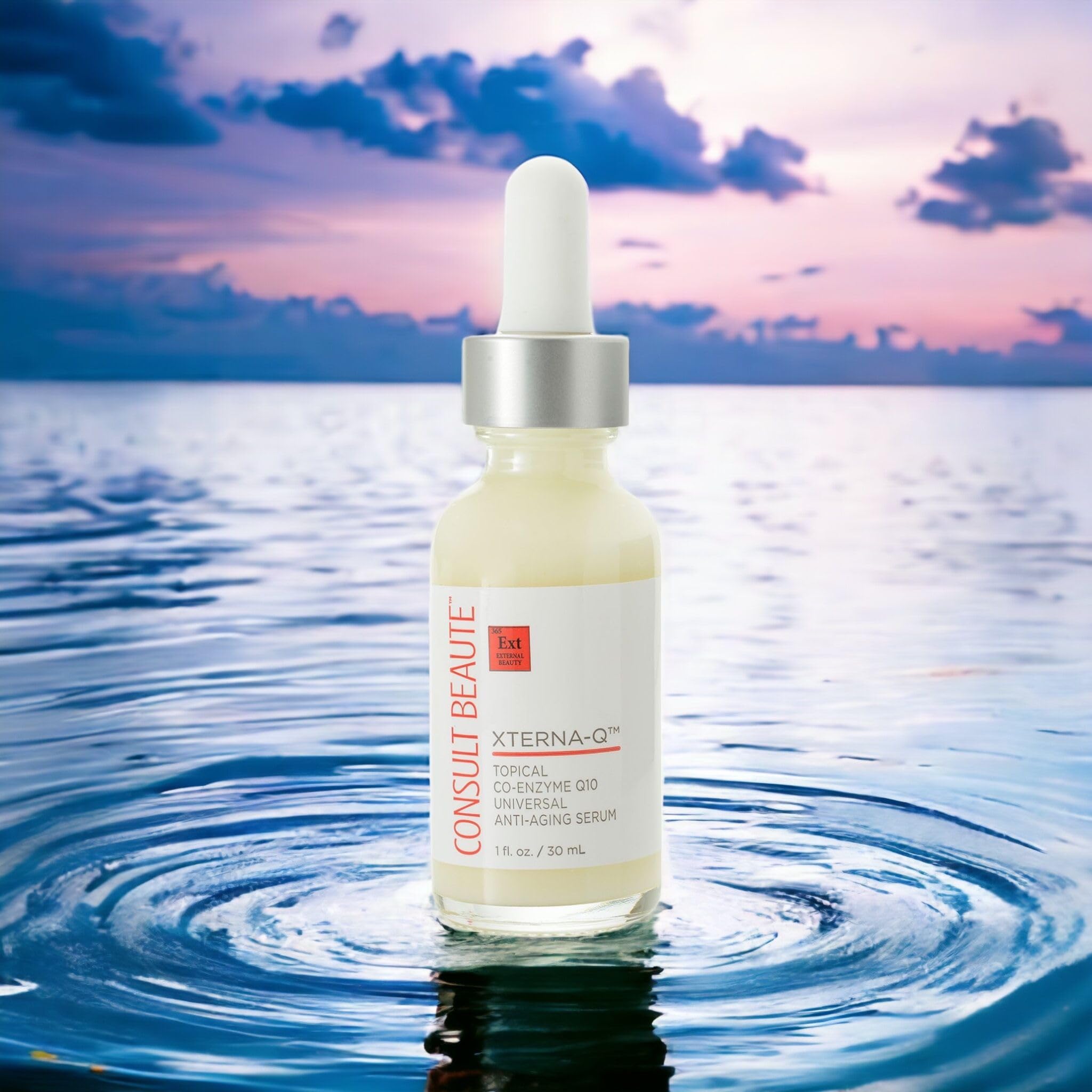 Consult Beaute XTERNA-Q primer plano del frasco, cuidado diario para piel madura