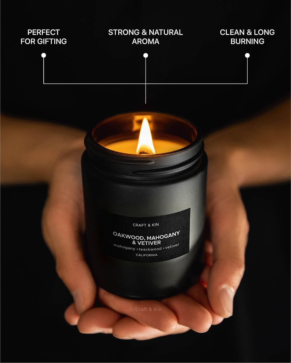 Craft & Kin vela con llama encendida: ambiente cálido y aromático