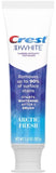 Paquete de tres tubos Crest 3D White Arctic Fresh para uso diario.