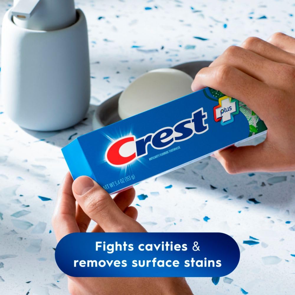 Crest pasta dental mentolada, blanqueamiento suave y limpieza de manchas superficiales.