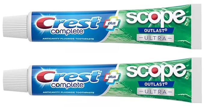 Pasta Crest Complete Scope Outlast con textura cremosa para limpieza diaria