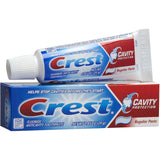 Crest caja portátil de pasta dental para viajes y rutinas consistentes.