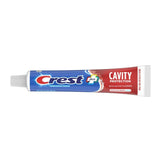 Crest: empaque compacto que facilita la higiene dental en casa.