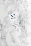 Cuccio Somatology Yogahhh Muscle Balm textura ligera para uso diario.