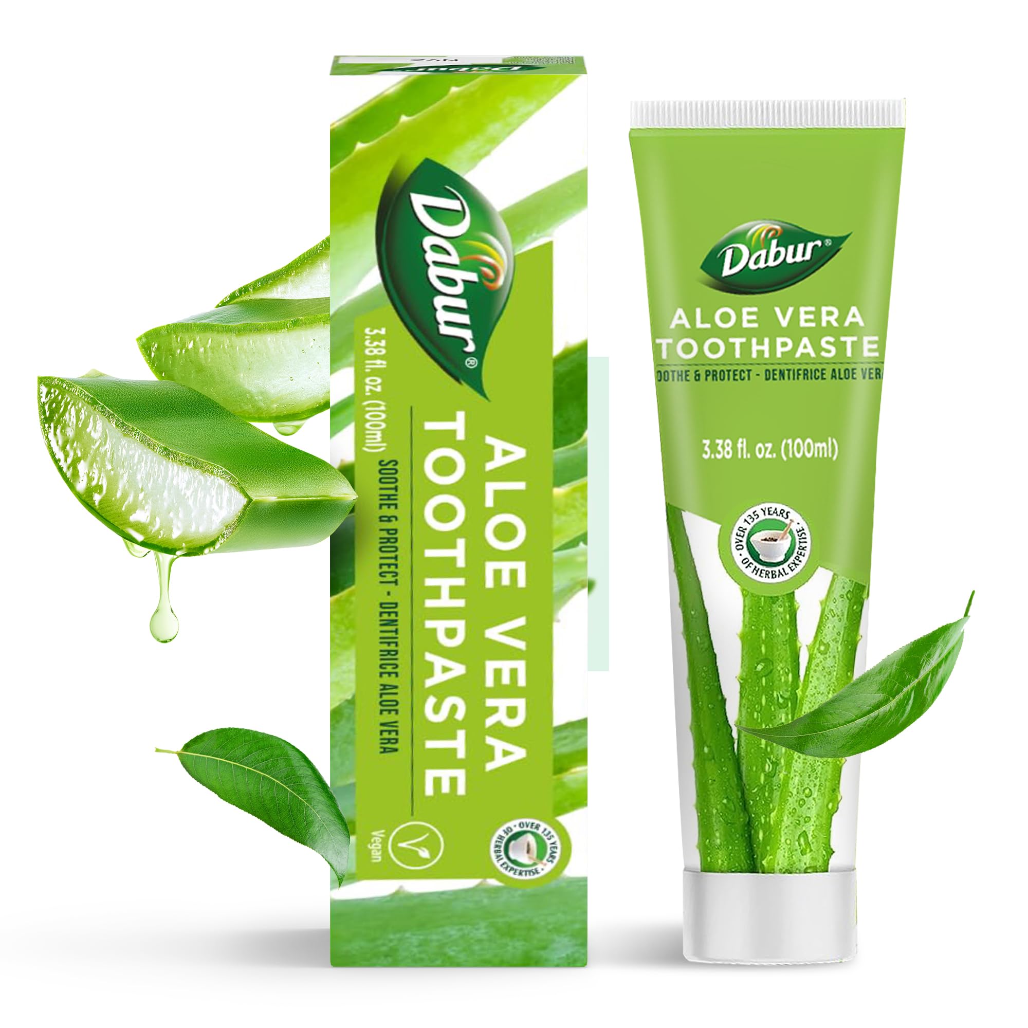 Dabur Aloe Vera Pasta Dental, envase visible, cuidado bucal natural para una sonrisa fresca.