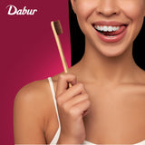 Etiqueta de Dabur Meswak que indica sabor y uso diario.