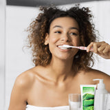 Fórmula sin fluoruro para dientes sensibles, con cuidado suave.