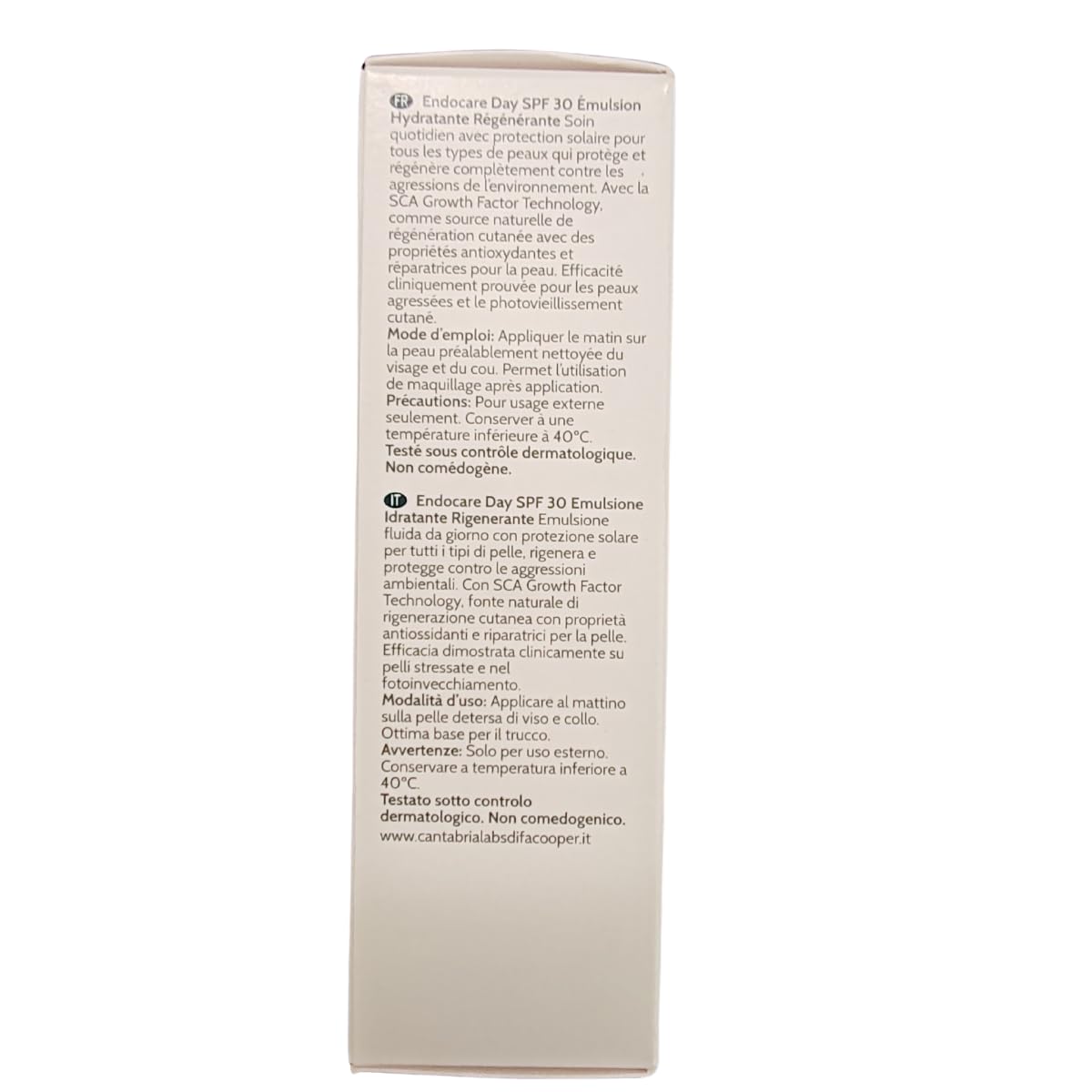 Endocare Day SPF30, aplicación en la mano, crema hidratante regeneradora para uso diario