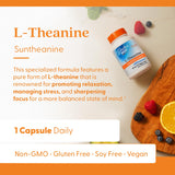 Vaso de agua junto a Doctor's Best L-Theanine Suntheanine, consumo cómodo para relajación.