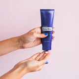 doTERRA Deep Blue Rub masaje en pantorrillas, apoyo para sensaciones de confort.