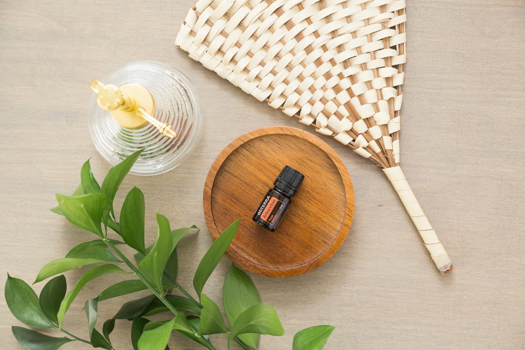 doTERRA Arborvitae, mezcla con limón para preservar madera y darle brillo natural.