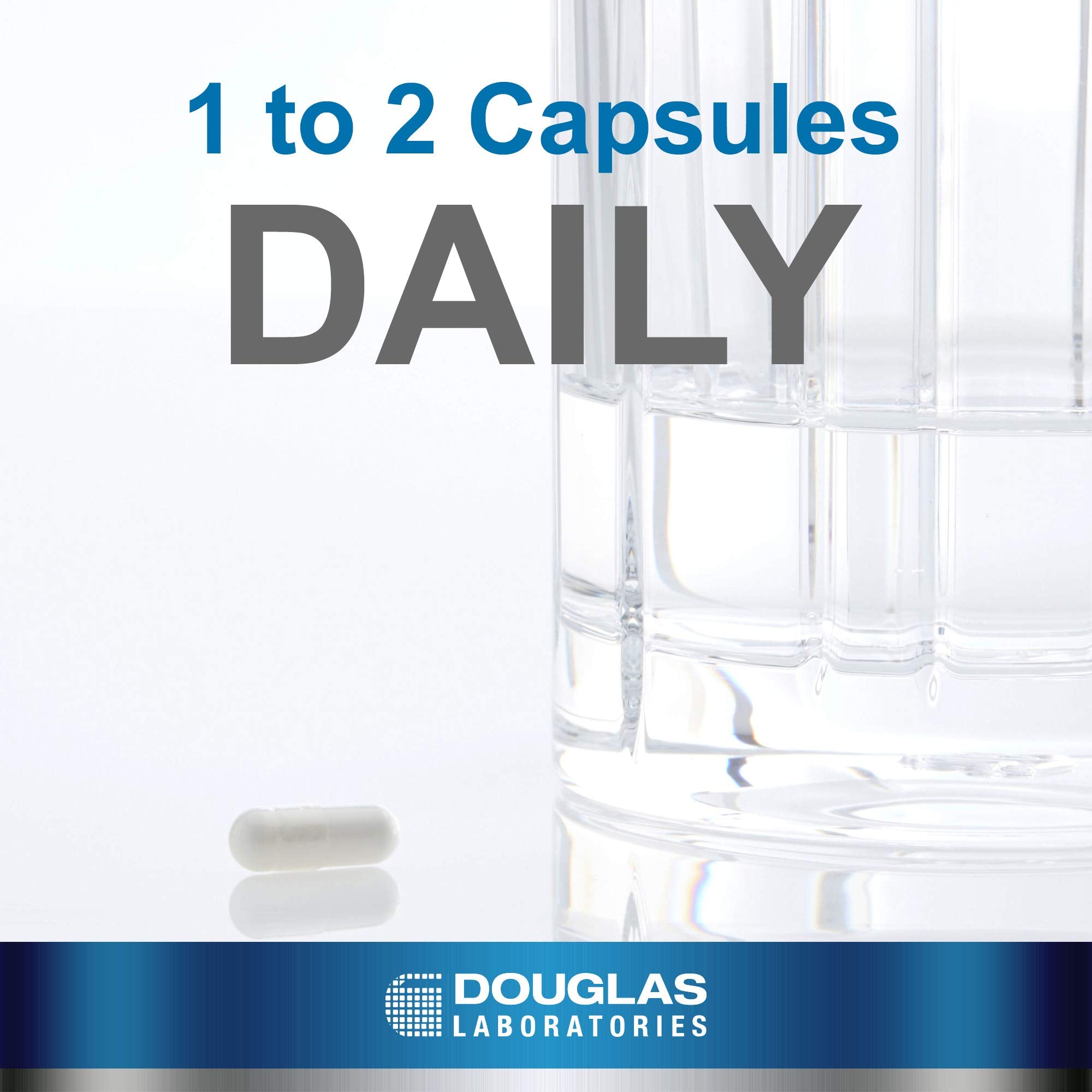 Cápsulas micronizadas de DHEA 50 mg en la palma para uso diario