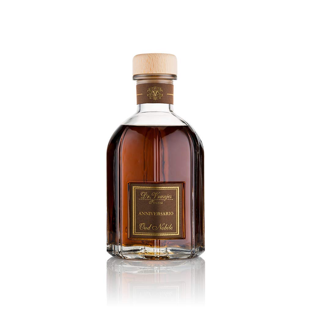 Dr. Vranjes Oud Nobile, botella cristal catedral, aroma duradero para salones formales.