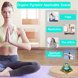 DRTMLY pirámide orgonita, malaquita como elemento decorativo y energético.