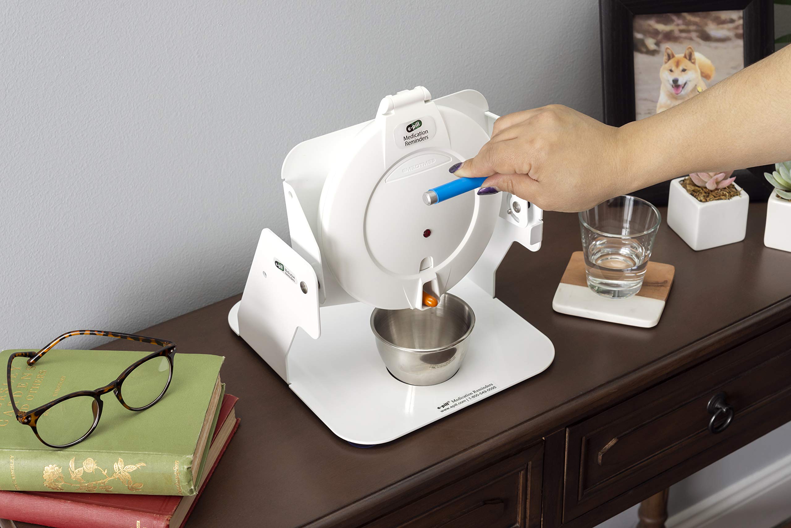 e-pill MedTime Station: alertas sonoras y luces para recordar la toma.