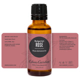Ritual de relajación con aroma floral durante la meditación.