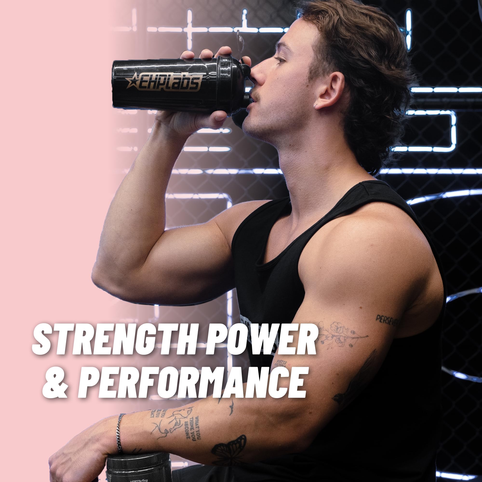 Shaker con CREA-8 disuelto, listo para consumo pre o post entrenamiento.