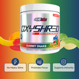 Mezcla rápida de OxyShred en vaso para iniciar el entrenamiento.
