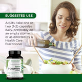 EMERALD LABS Setria L-Glutathione: cápsulas en mano, consumo sencillo.