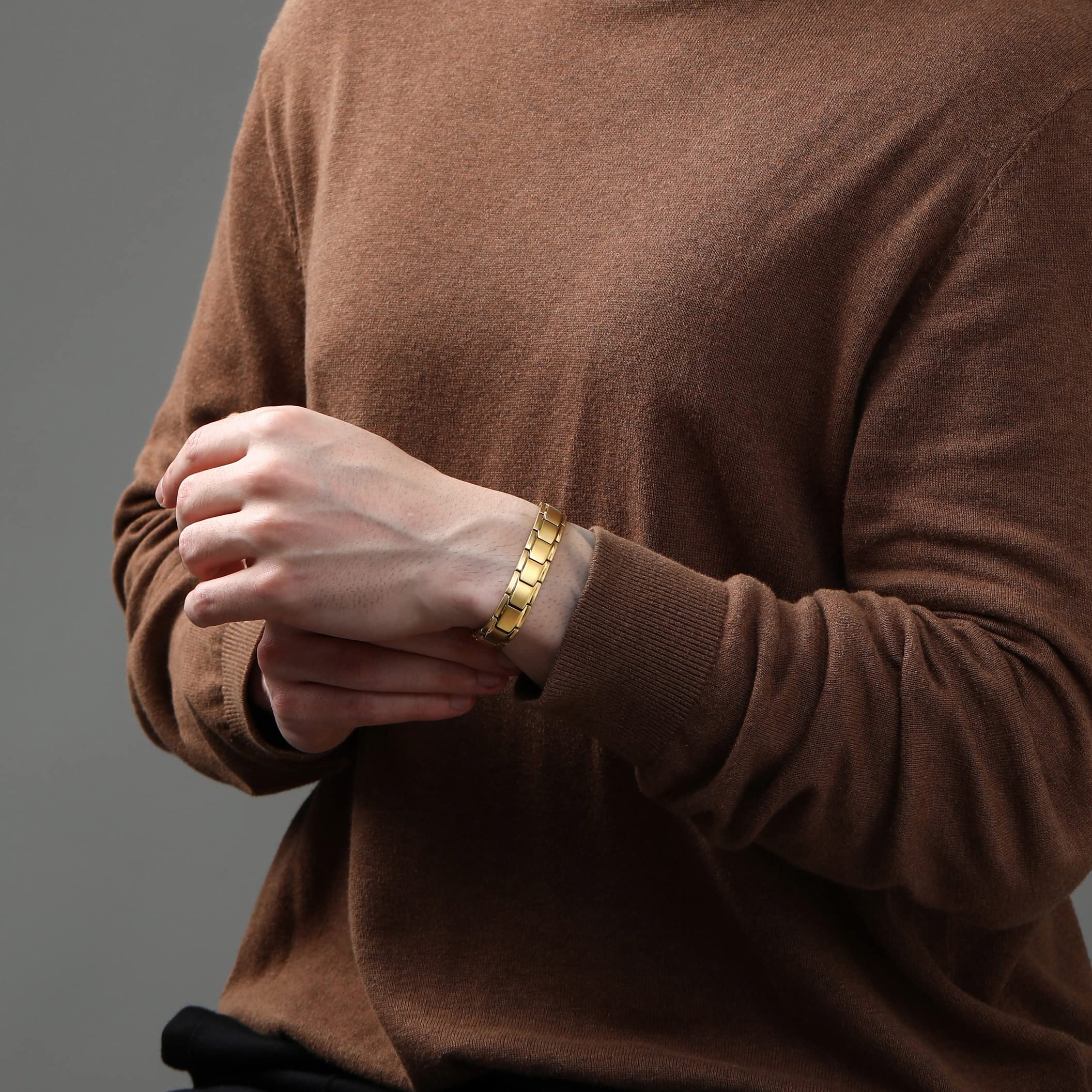 Emmori pulsera magnética Ultra Dorado, ajuste práctico, talla perfecta para muñecas.