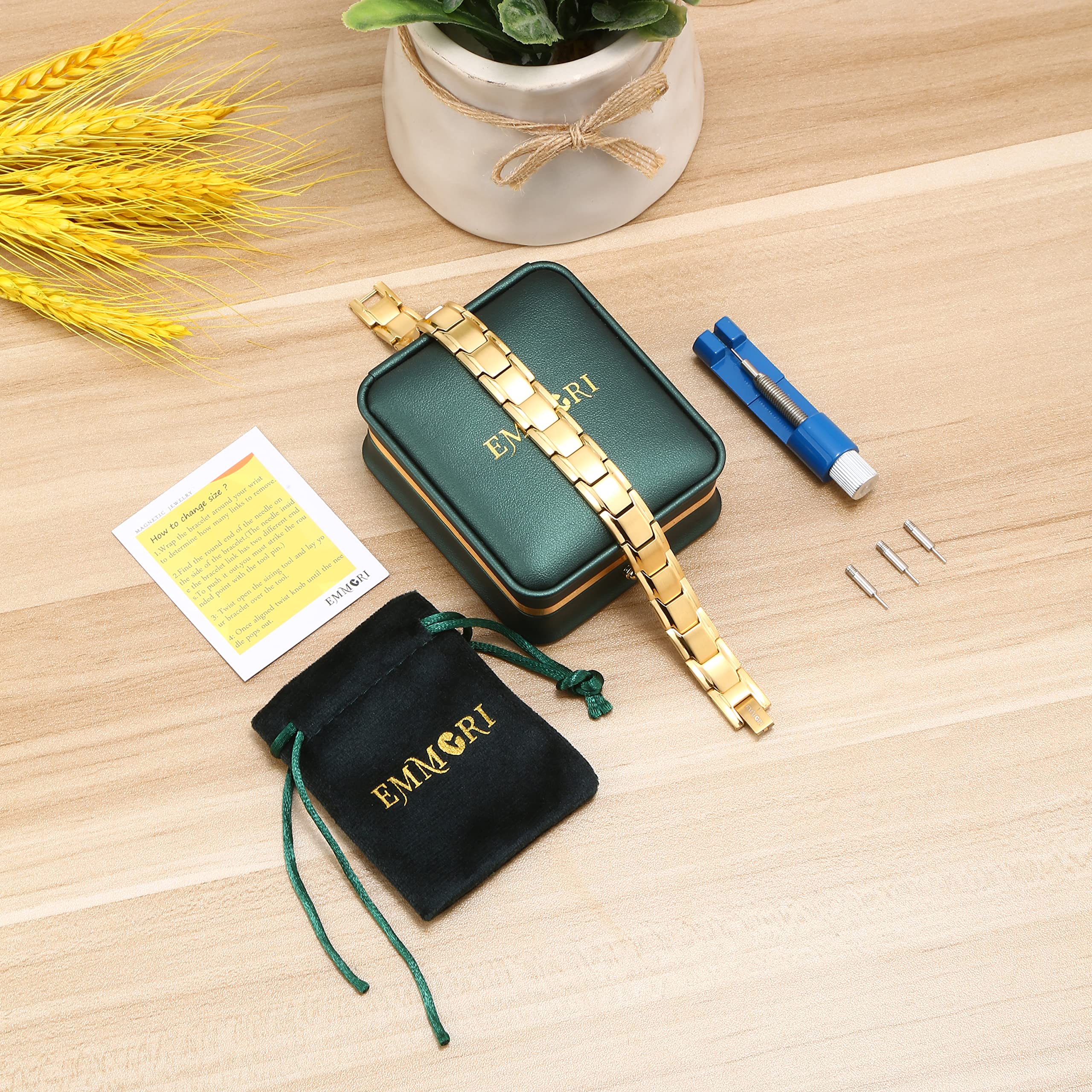 Emmori pulsera magnética Ultra Dorado, empaque-regalo elegante para regalo especial.