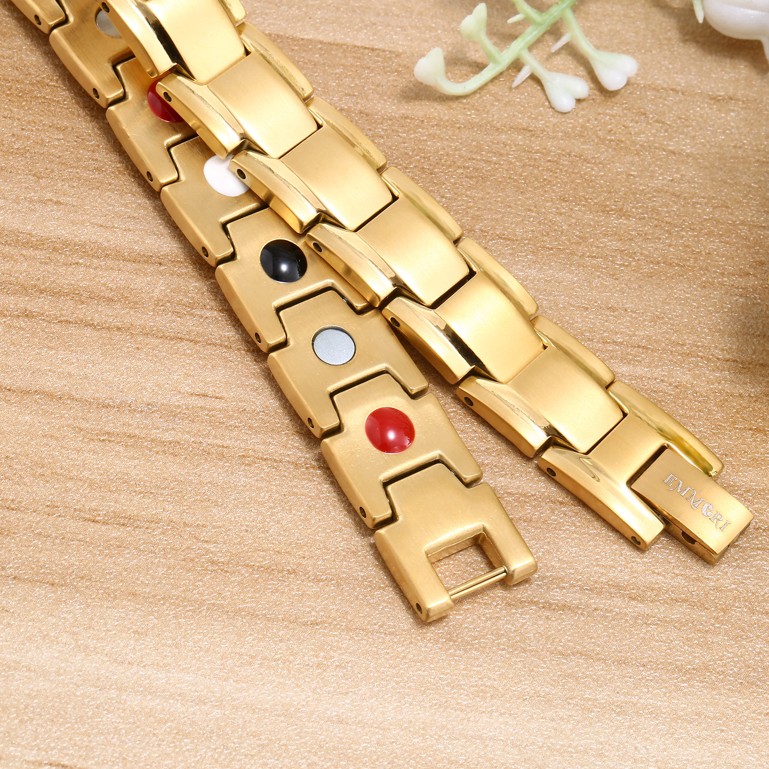 Emmori pulsera magnética Ultra Dorado, herramienta de talla incluida para ajuste preciso.