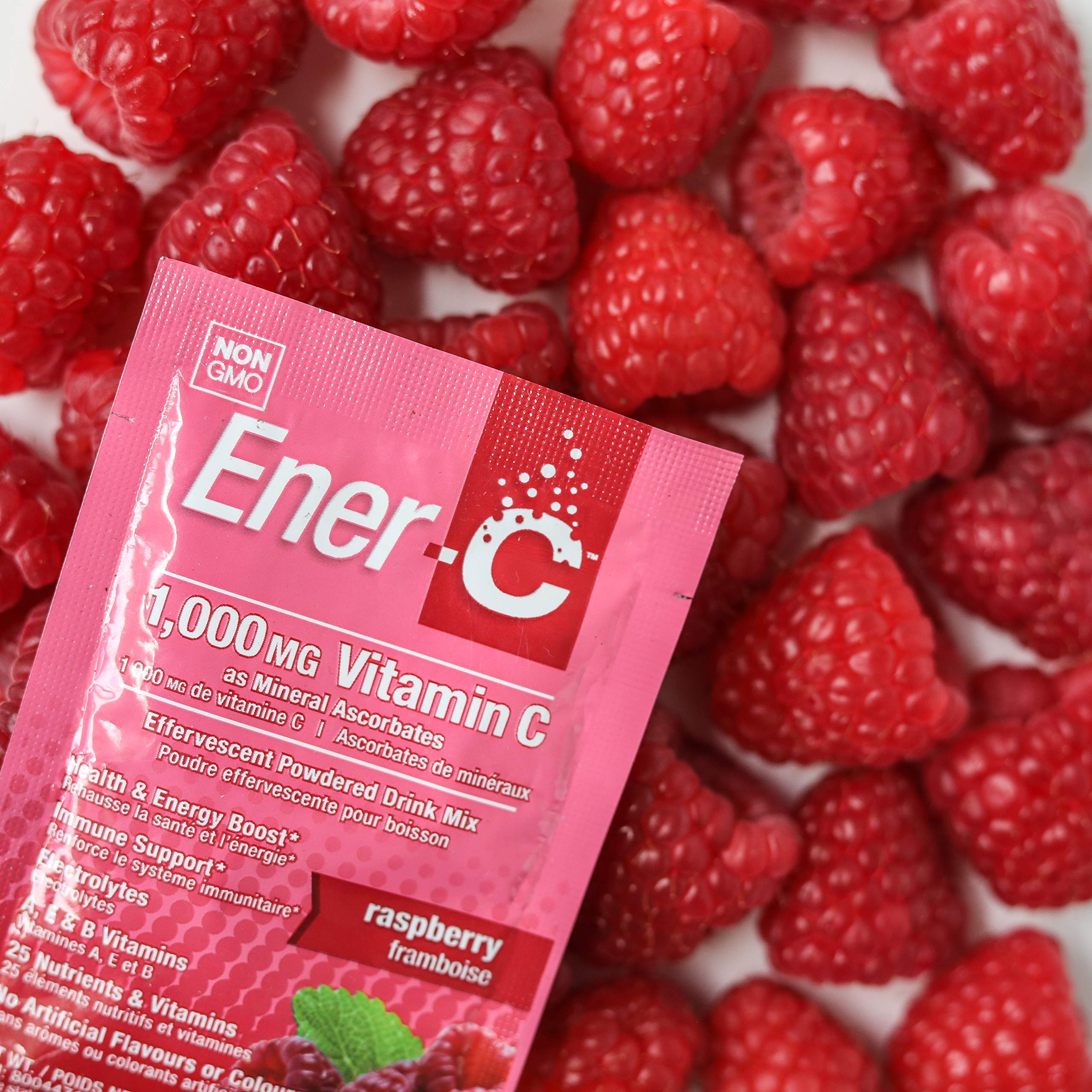 Ener-Life Frambuesa: vaso con bebida lista para hidratación durante el día.