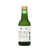 Botella de vidrio reciclable de Erbology para reducir residuos.