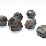 Erliway Garnet piedra de decoración espiritual para hogar y oficina con brillo natural.