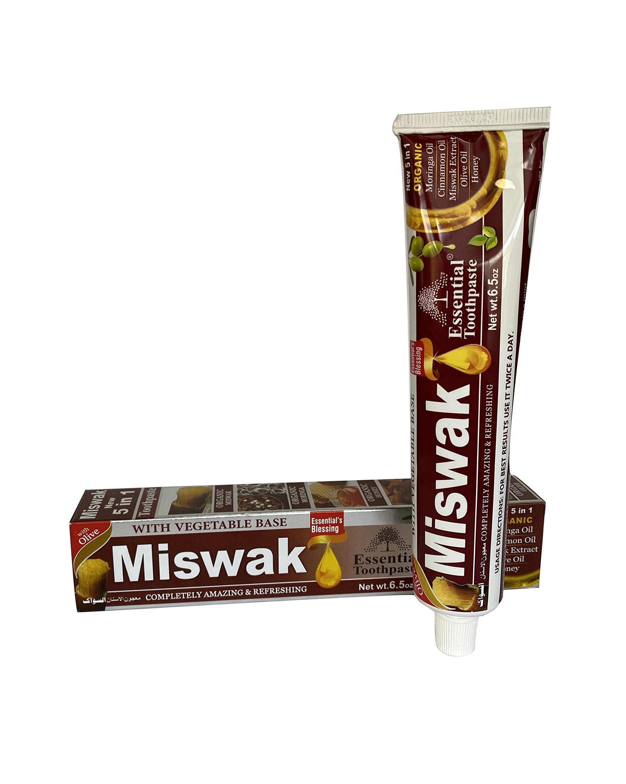 Frescura diaria con la pasta de miswak Essential Palace durante el cepillado.
