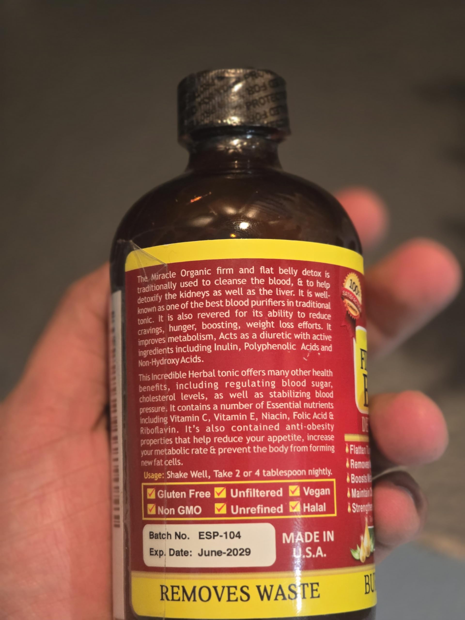 Ingredientes orgánicos de Essential Palace para una rutina de bienestar diaria.