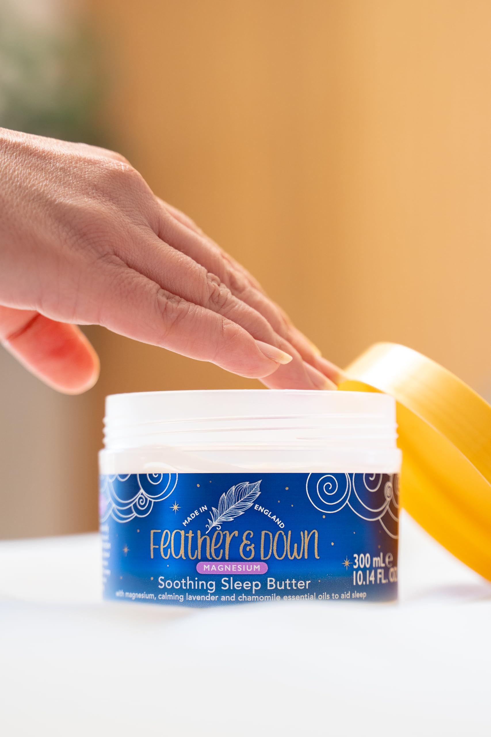 Aplicación nocturna suave con Feather & Down, ideal para ritual relajante