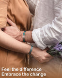 Pulsera Feraco con diseño de líneas duales, corazones y forma en X.
