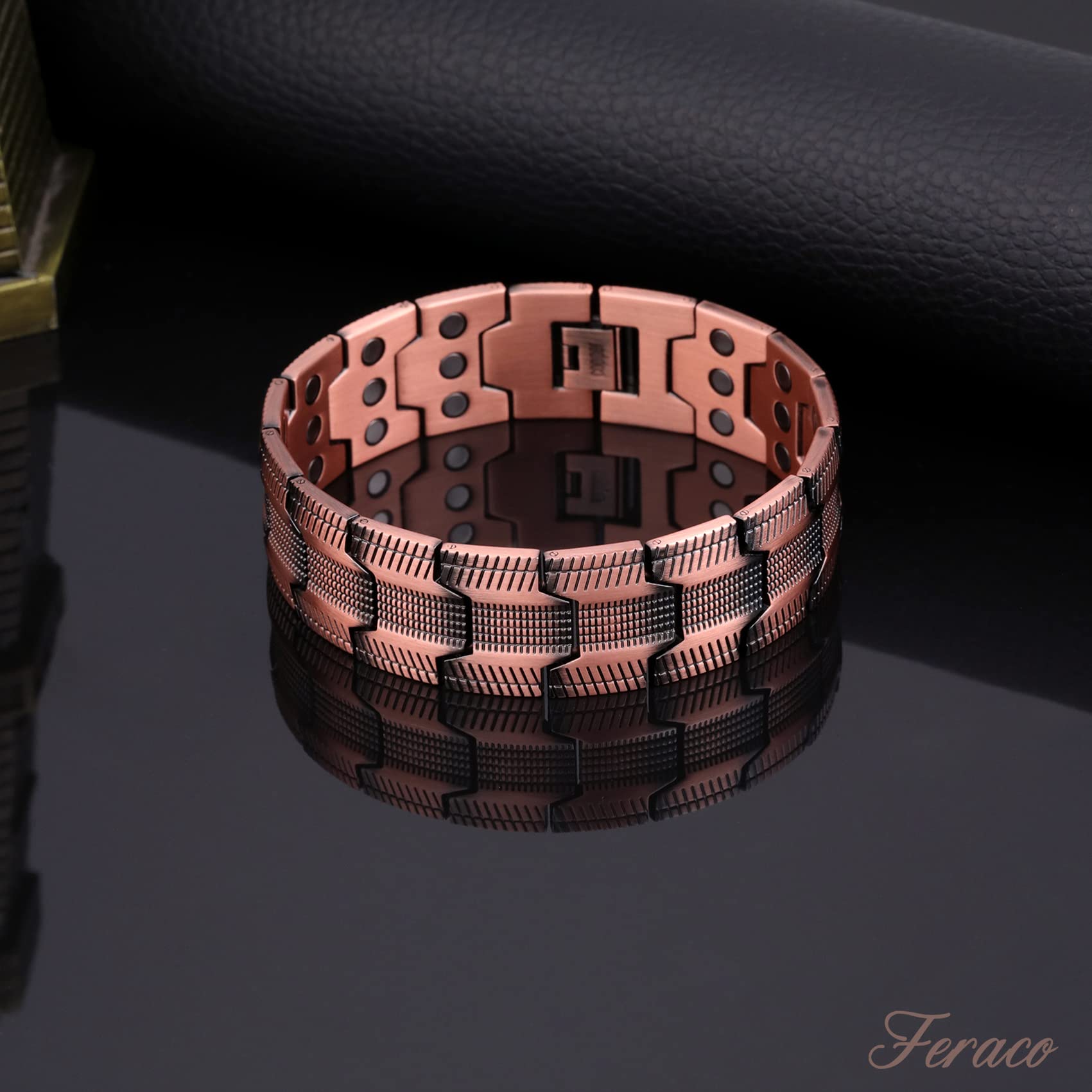 Regalo perfecto para hombre con la pulsera Feraco en caja.