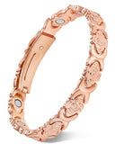 Pulsera Feraco de cobre magnética con grabado rosa, ideal para uso diario.