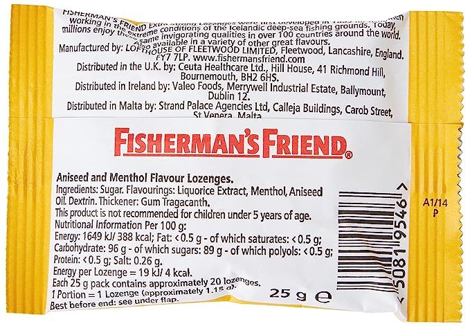 Pastillas Fisherman's Friend anis-mentol dentro de la caja, listas para viajes diarios.