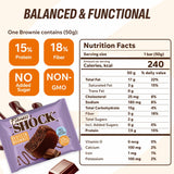 Textura suave de brownie proteico FitnesSHOCK, ideal como postre ligero